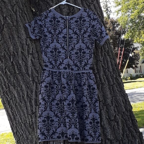 Romeo & Juliet Couture Fleur de Lis Sweater Dress - Picture 5 of 9